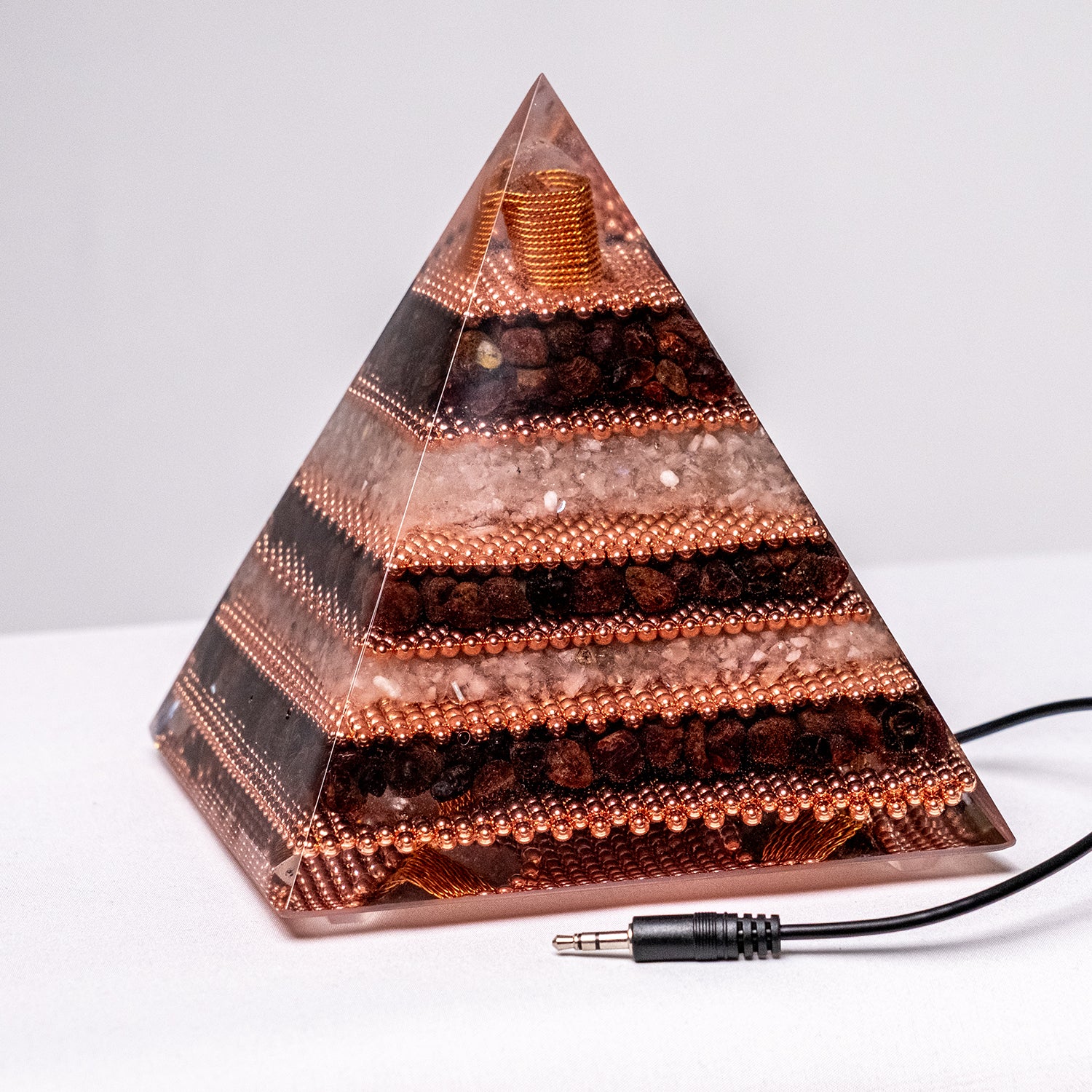 "Garnet Beacon" – Orgonite Pyramid (No.19) [AUX]